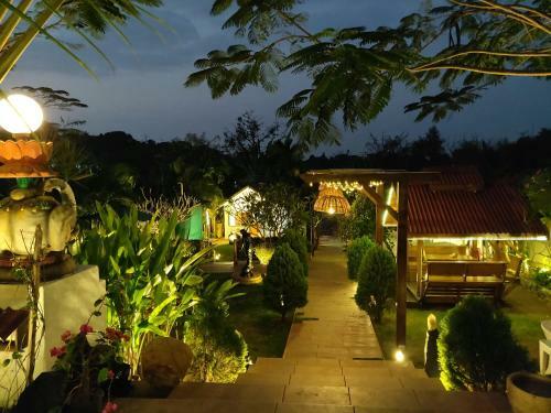 Hotel Rock Forest Cottage Villas With Jacuzzi