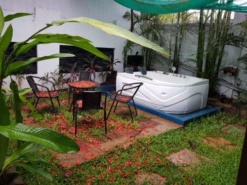 Hotel Rock Forest Cottage Villas With Jacuzzi