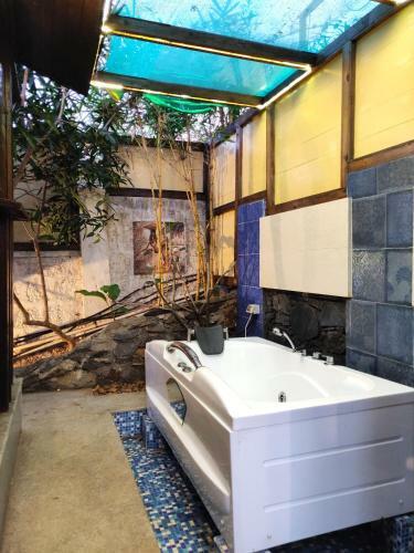 Hotel Rock Forest Cottage Villas With Jacuzzi