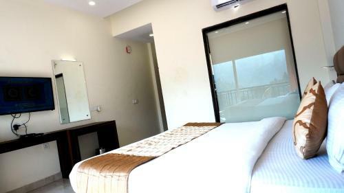 Hotel Royal Suites Chakki Mor