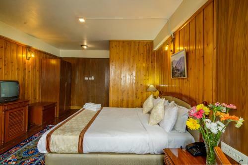 Hotel Muscatel Himalayan Resort