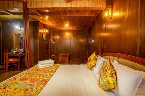 Hotel Muscatel Himalayan Resort