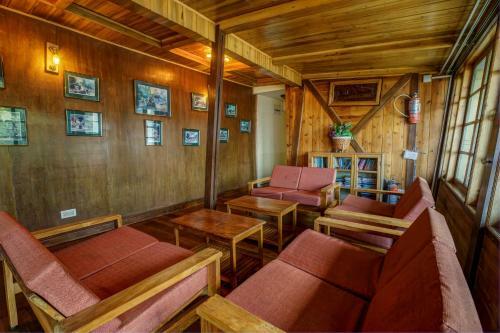 Hotel Muscatel Himalayan Resort
