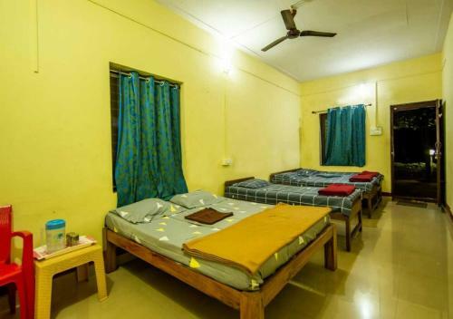 Hotel River Wood Residency