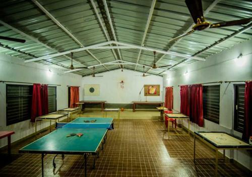 Hotel River Wood Residency