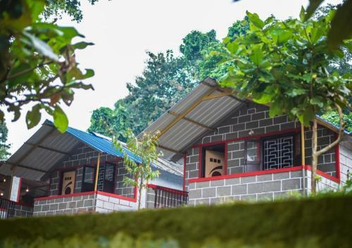 Hotel River Wood Residency