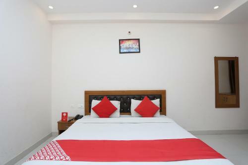 Hotel Oyo 16599 Chandra Palace
