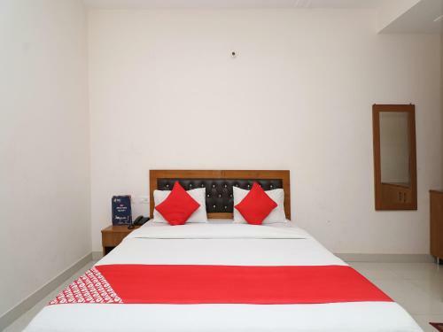 Hotel Oyo 16599 Chandra Palace