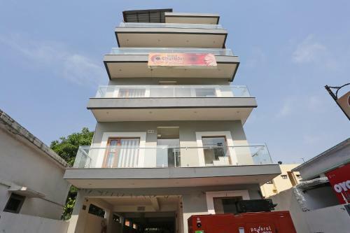Hotel Oyo 16599 Chandra Palace