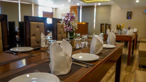 Hotel Jsr Continental