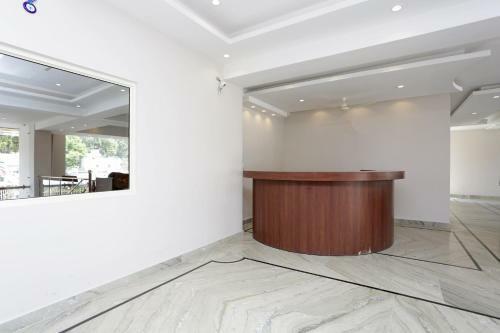 Hotel Capital O 37423 Golden Leaf