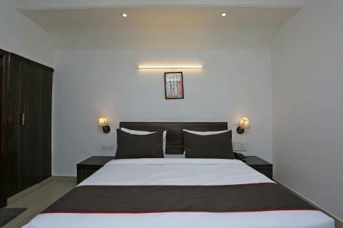 Hotel Collection O 225 Valley Plaza