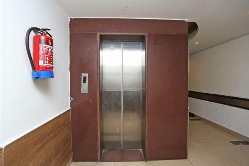 Hotel Collection O 225 Valley Plaza