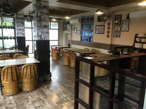 Hostal Townhouse - The Urban Inn