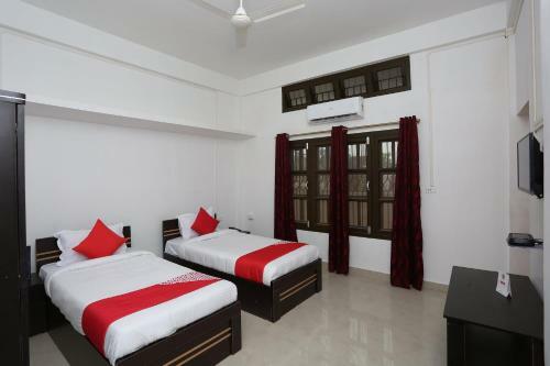 Hotel Oyo 10912 Nirman Residency