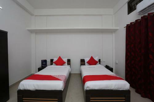 Hotel Oyo 10912 Nirman Residency