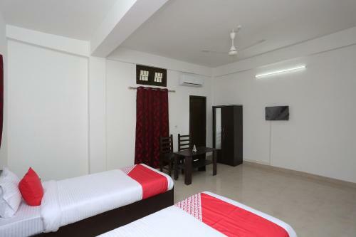 Hotel Oyo 10912 Nirman Residency