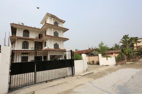 Hotel Oyo 10912 Nirman Residency