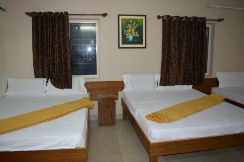 Hotel Gurram International