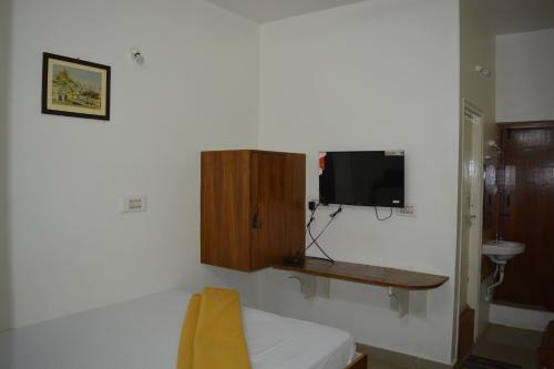 Hotel Gurram International