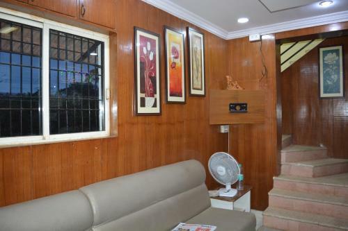Hotel Gurram International