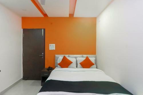 Capital O74648 Vinayaka Hotel