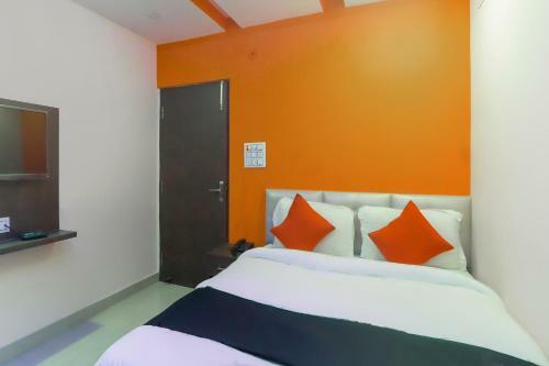 Capital O74648 Vinayaka Hotel