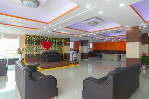 Capital O74648 Vinayaka Hotel