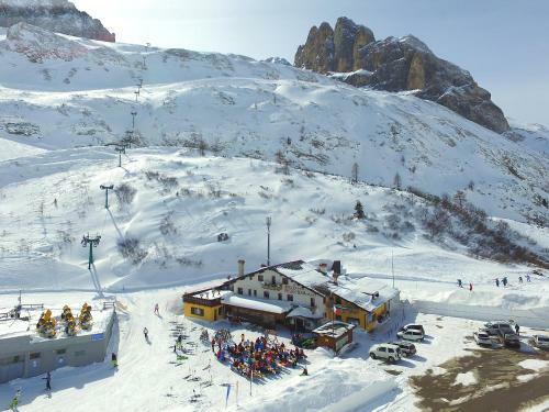 Hostal Rifugio Fedaia