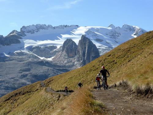Hostal Rifugio Fedaia