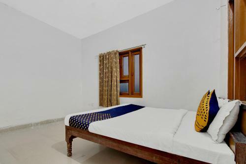 Spot On 62735 Hotel Shri Shanwaliya