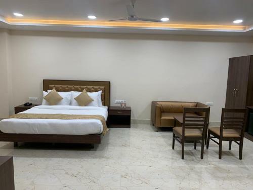 Crimson Hotel & Banquets