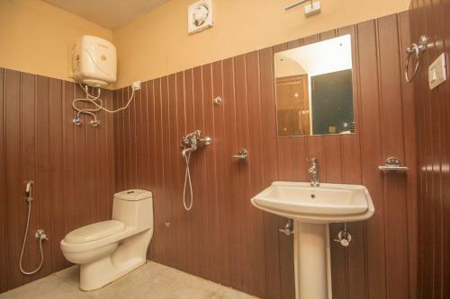 Capital O 61777 Hotel Oak Ridge