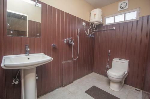Capital O 61777 Hotel Oak Ridge