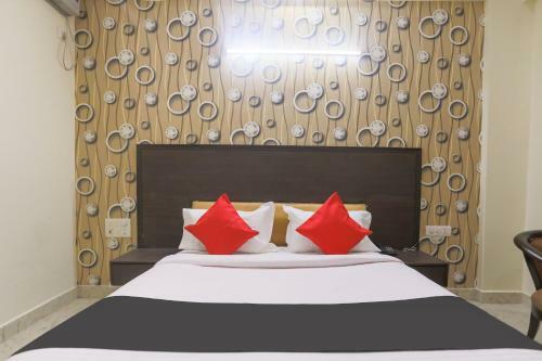 Capital O 42705 Hotel Abhinandan Palace