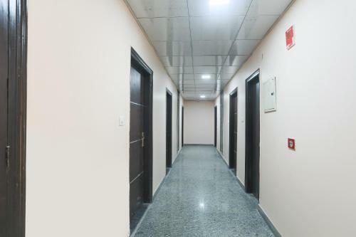Capital O 42705 Hotel Abhinandan Palace