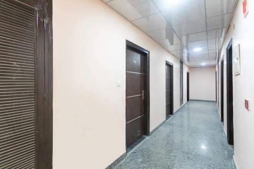 Capital O 42705 Hotel Abhinandan Palace