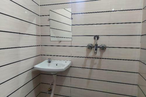 Hotel Oyo 80025 Royal Plaza