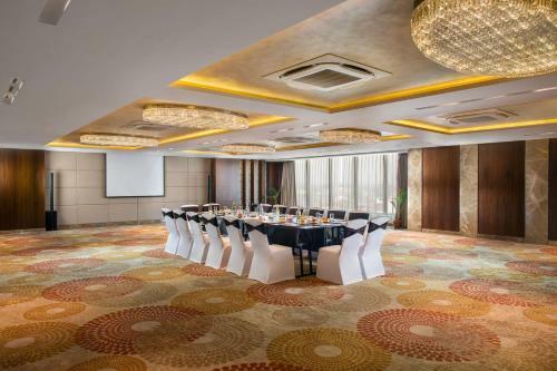 Hotel Nirvana Sarovar Portico Gorakhpur