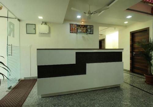 Hotel Regal Residency