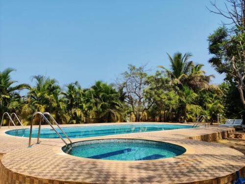Hotel Morjim Beach Resort