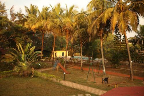 Hotel Morjim Beach Resort