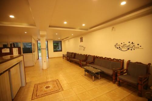 Hotel Morjim Beach Resort