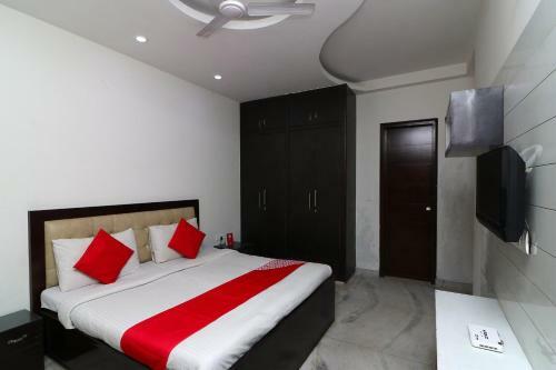 Hotel Oyo 27645 Lux Stays