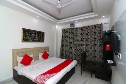 Hotel Oyo 27645 Lux Stays