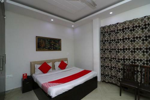 Hotel Oyo 27645 Lux Stays