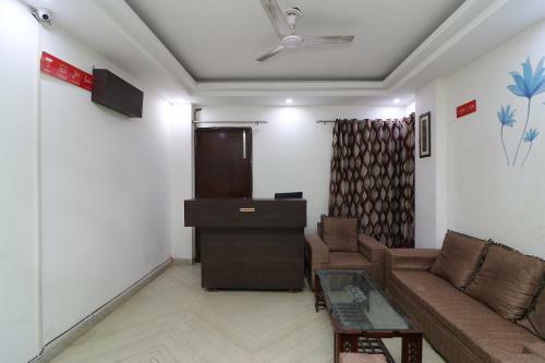 Hotel Oyo 27645 Lux Stays