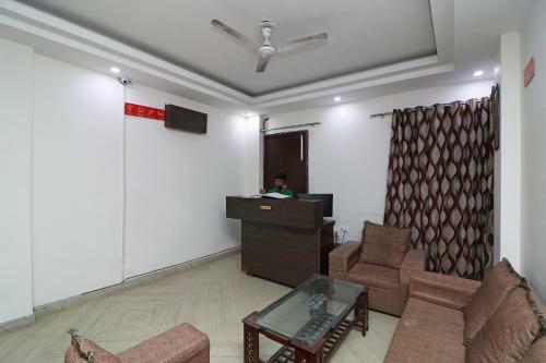 Hotel Oyo 27645 Lux Stays