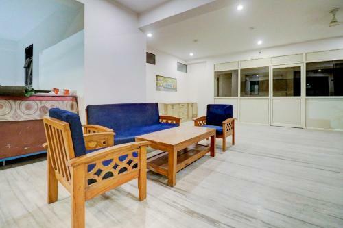 Oyo 79248 Hotel Rising Stay