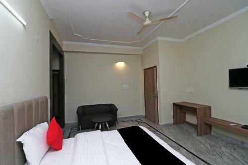 Hotel Capital O 29330 Esscon House